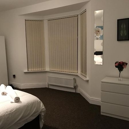 Fantastic House With Amenities Kingston upon Hull Ngoại thất bức ảnh